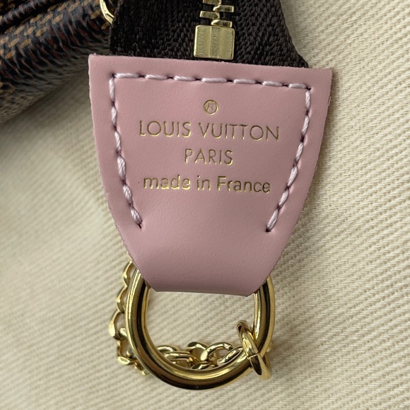 Louis Vuitton Christmas 2020 Pochette Mini Accessories Damier Ebene Vivienne - Picture 9 of 16